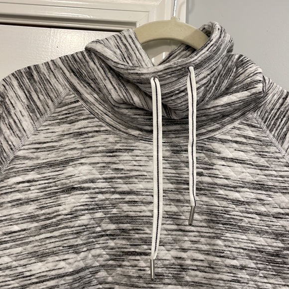 Marmot Quilted Cowl Neck Sweatshirt - Picture 4 of 9